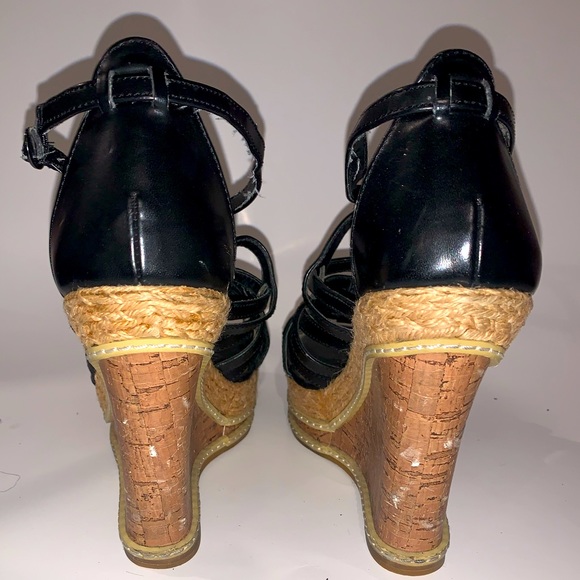 High wedge strappy sandals. Black, size 8! - Picture 2 of 3